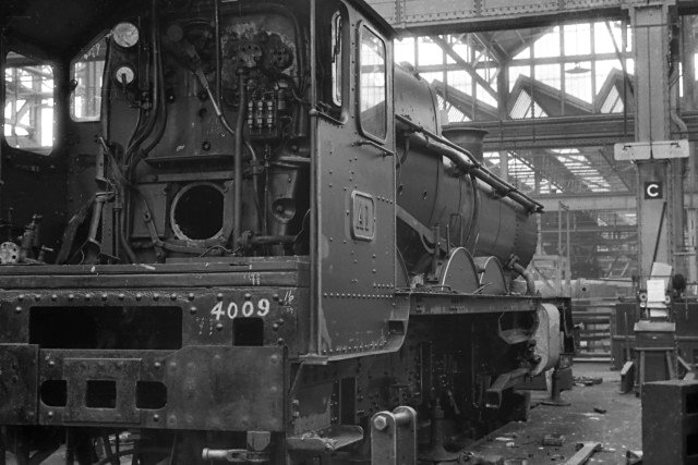 In January 1936 this locomotive became 100&nbsp;A1 Lloyds and is pictured above (courtesy of Michael A. Morant) in Swindon Works "A Shop with the "A1" plate on its cabside rather than the "100".  However, the chalk markings show it was still being referred to as 4009.