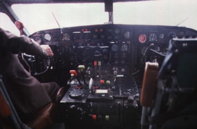 Bristol Type 170 Mark 31 G-BISU, flight deck