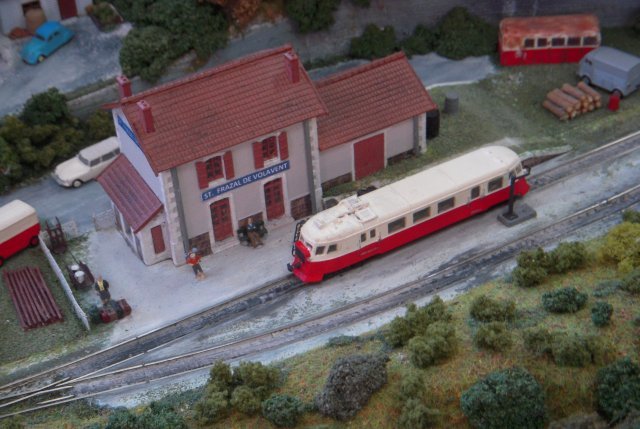 France once had over 12 500 km of metre gauge lines and St Frazalet De Volavent - measuring 6' x 2' - represented the 30 mile long Cfd Lozere narrow gauge system in the heavily forested Massif Central during the 1956-1967 era - using 6.5mm Z gauge track to represent the metre gauge in French N (1:160) scale. Waiting behind the station was a beige example of the iconic Citroen DS, whose ability to run on flat tyres once saved the life of President Charles De Gaulle.