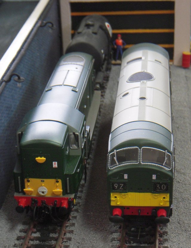 Saturday saw Robert's 1980s diesels - including the now-preserved 50 007 "Sir Edward Elgar", pictured below - taking over while on Sunday Class 22 D6320 ran along side my own British Thomson-Houston D8233, which last appeared on Universal Works in Nearly Feltham.  Roger's other North British Type 2 - D6313 - made an appearance last year alongside my Steam Superpower display and - before and after working to Earl's Court - DPU W55992 also made an appearance, as did the Regent tank wagon last seen in the window of Cheltenham Model Centre.