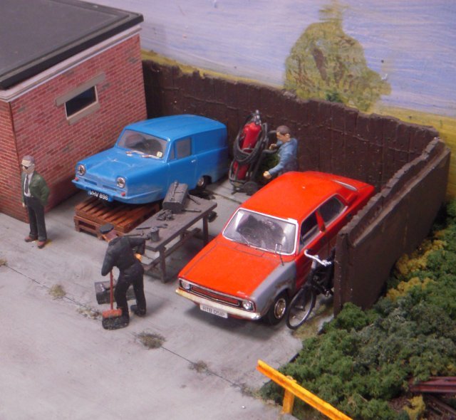 Billingham Street was a small stabling point near Billingham in the North East of England servicing collieries in the area. The layout was built to show how much 0 Gauge layout can fit into a small space and featured ready to run and kit built rolling stock by Heljan, Bachmann, DJH alongside Lansdown, Vanguard and Corgi road vehicles.