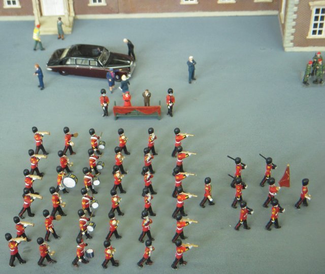 I notice that Preiser now include HM The Queen and HRH Prince Phillip (seen above at Dovington Camp) along with Pope John Paul II and Konrad Adenauer in their small H0 celebrity range but how about some more of the Royal Family in N gauge?  And for every set of The Beatles sold think how many Teenage Girls Screaming and Running would have to be bought!