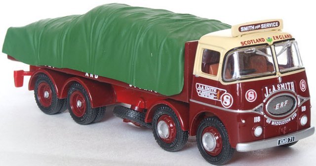 At this time, J H Jennings employed a young designer by the name of Gerald Broadbent and between Gerald and the ERF Chief Engineer Ernest Sherratt the striking new Kleer Vue cab was born. The KV cab quickly became the epitome of  futuristic, imaginative 1950s style with its use of curved glass, one of the very first applications in a commercial vehicle and one which caused manufacturer Triplex many production difficulties. 