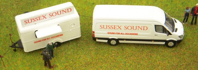 Another customisation - this time of some Oxford Die Cast vehicles - was this van and commentary box trailer in the mainly white livery of Sussex Sound.  Connected to this, and pictured below, was a pole-mounted public address system using the Tannoy horns from the 1/43 scale Oxford Die Cast Chipperfield's Circus Land Rover.