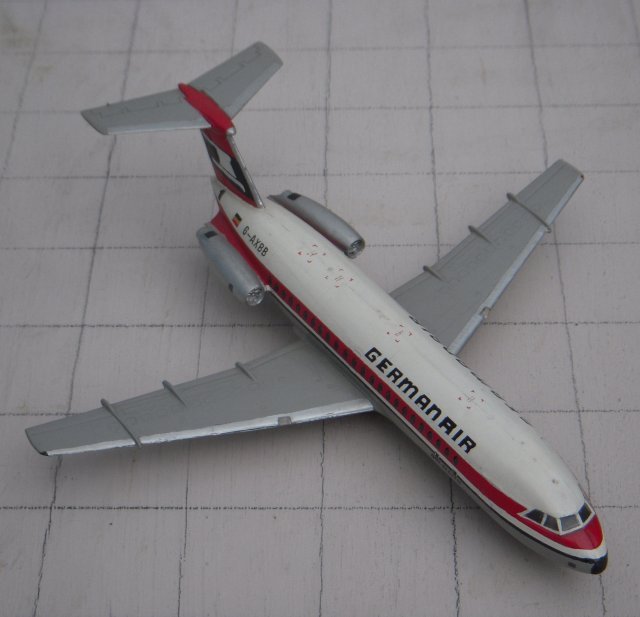 Following the warm welcome given to Laker Airways BAC One Eleven -300 G-AVYZ at Cheltenham in October 2009, Tony's model of G-AXBB represented a 1969 built 409AY with 511-14W versions of the Rolls Royce Spey turbojet and carrying constructor's number BAC 162.