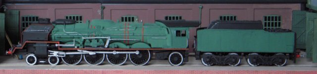 While most other models in the range offered markings for just one locomotive - even in the case of so prolific a class as the 350 bhp diesel electric shunter - the SNCF fourteen wheeler was years ahead of even contemporary aircraft kits in offering waterslide transfers for 241P1, 6, 10, 26, 27 and 29.  However, what also struck me was how minimalist these offerings were: comprising of just the nameplates for "Deltic" and - in this case - simply cab and tender side plates, buffer beam numbers, SNCF smokebox logo and overhead electrification warnings. Speed whiskers and orange boiler bands were to be applied in paint and strictly at the risk of the modeller's own skill!