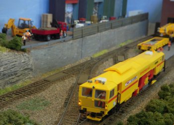 Bitterfeld was built primarily to demonstrate German DCC items of rolling stock and advances in model technology, as well as the Kadee magnetic uncoupling system.